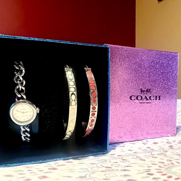 NWOT Coach Boxed Watch And Two Bracelets - Picture 1 of 2